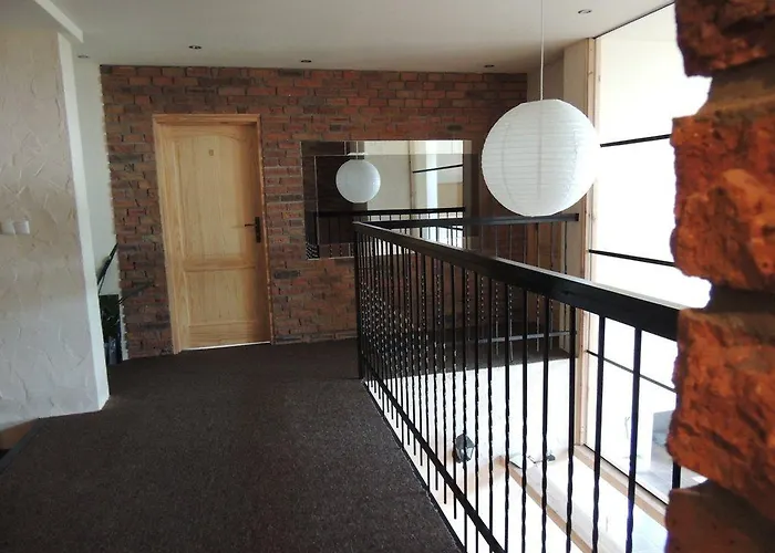 汽车旅馆 布米兰楼旅馆 *