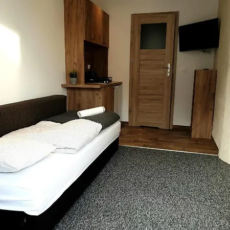 布米兰楼旅馆 *